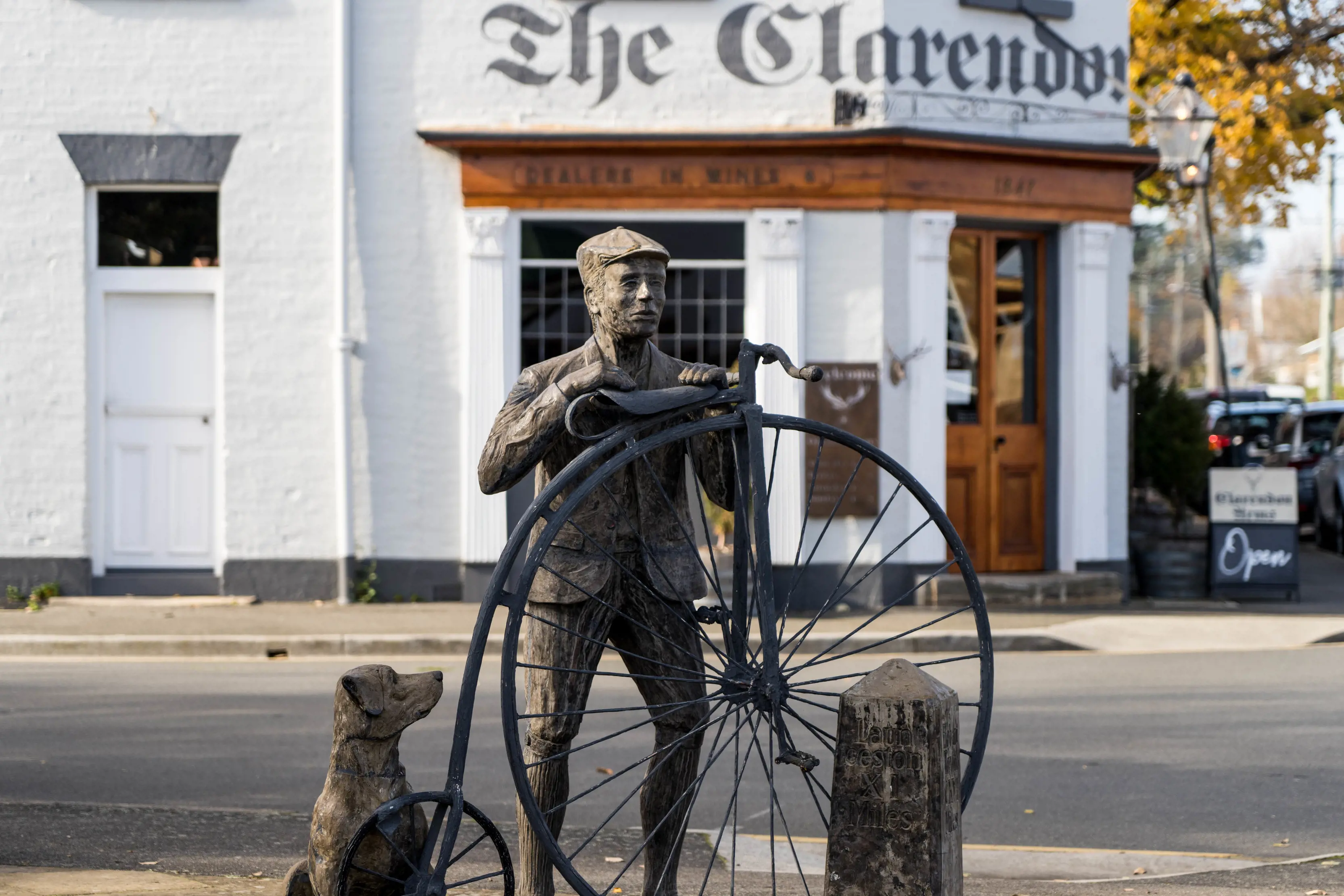 A historical statue outside Clarendon Arms pub in Evandale.